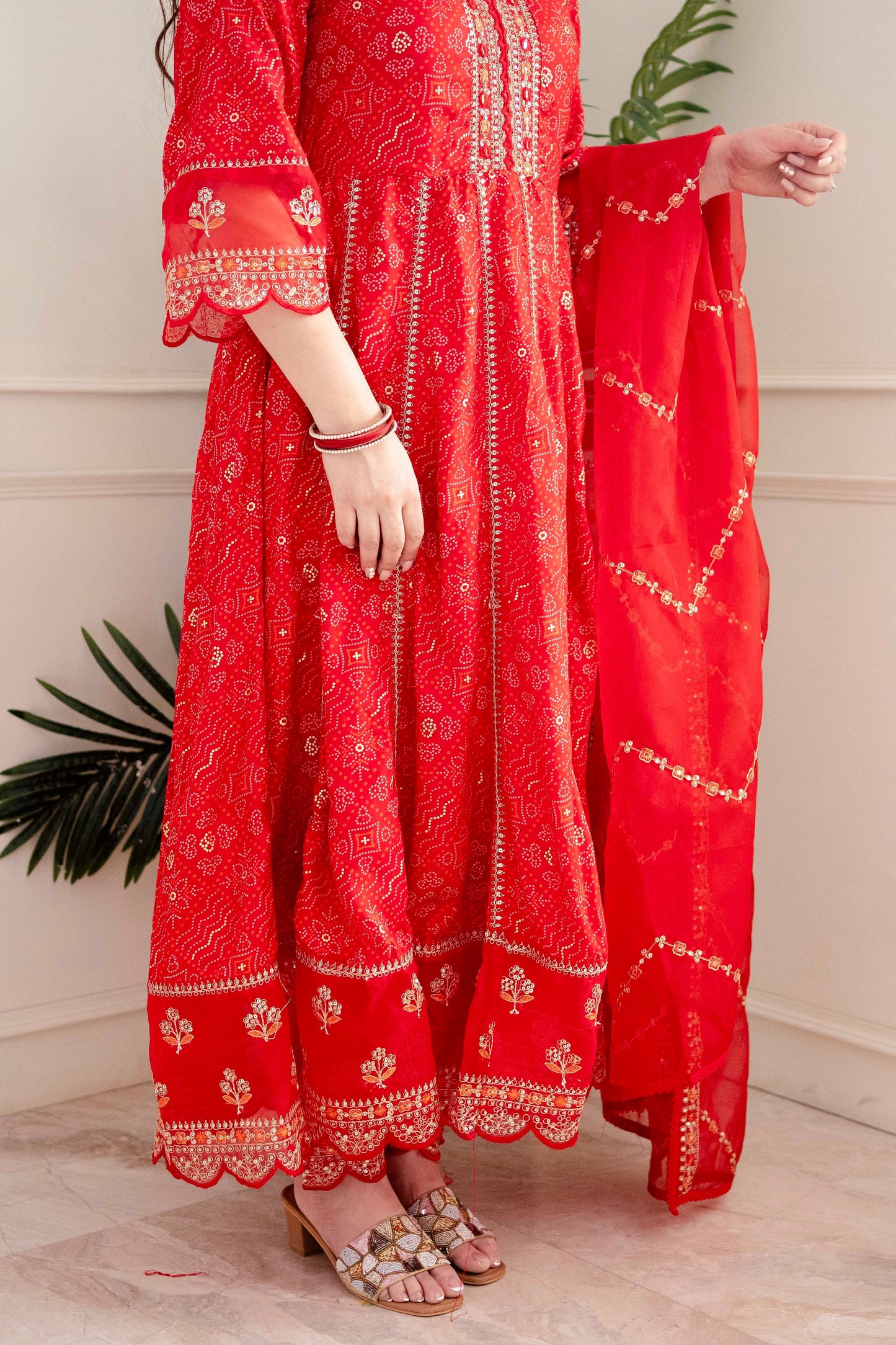 Red Regal Elegance: Heavy Reyon Mill Foil Print Suit Set with Lace Dupatta