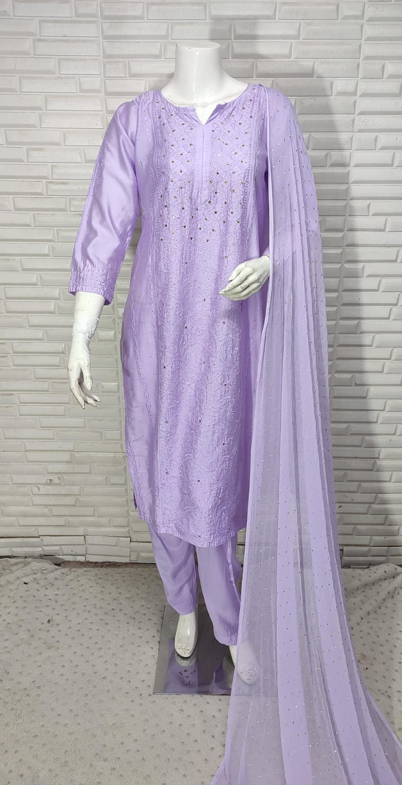 Mauve Chikankari Elegance: Modaal Chanderi Cutdana Ensemble