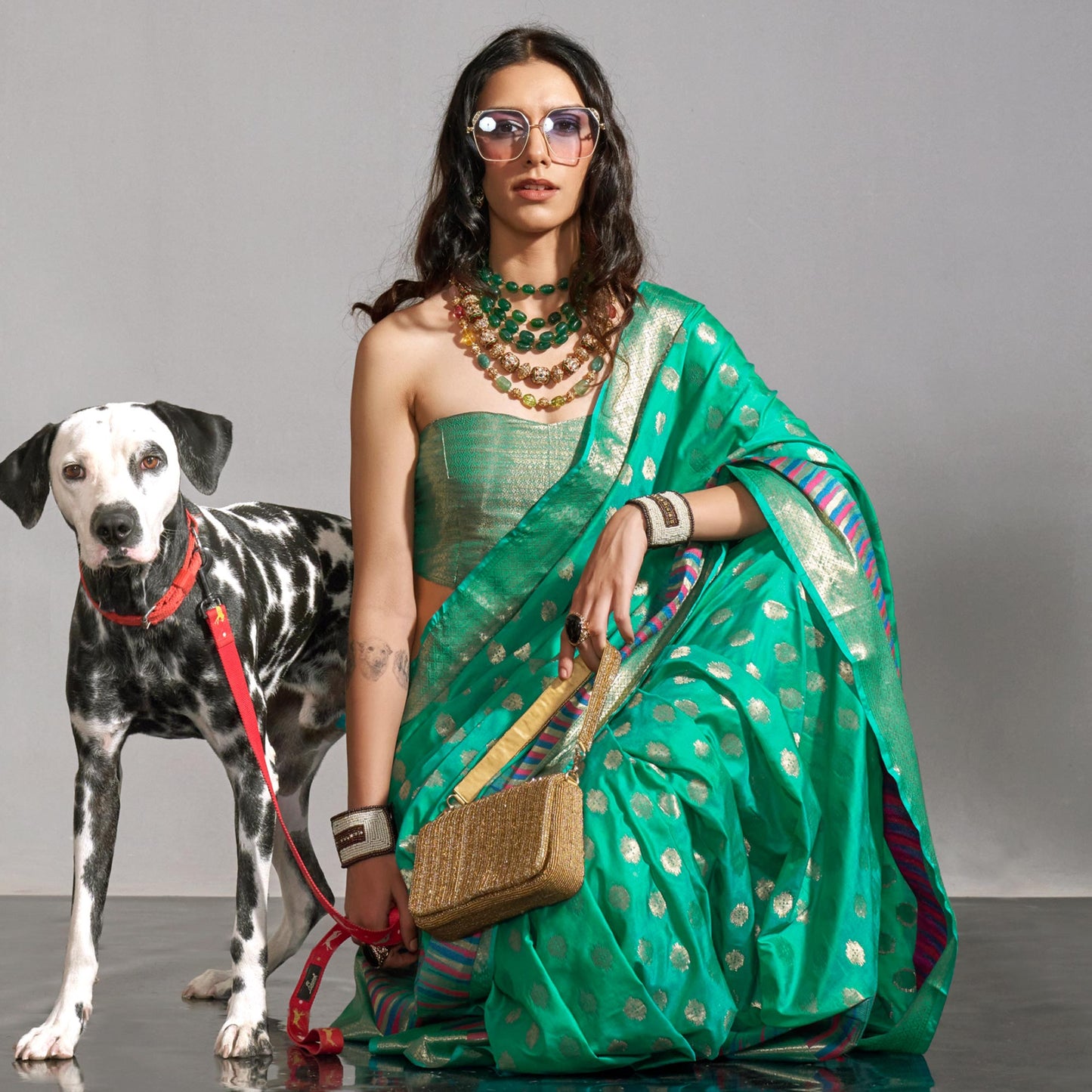 Rama Green Butti Design Woven Art Silk Saree