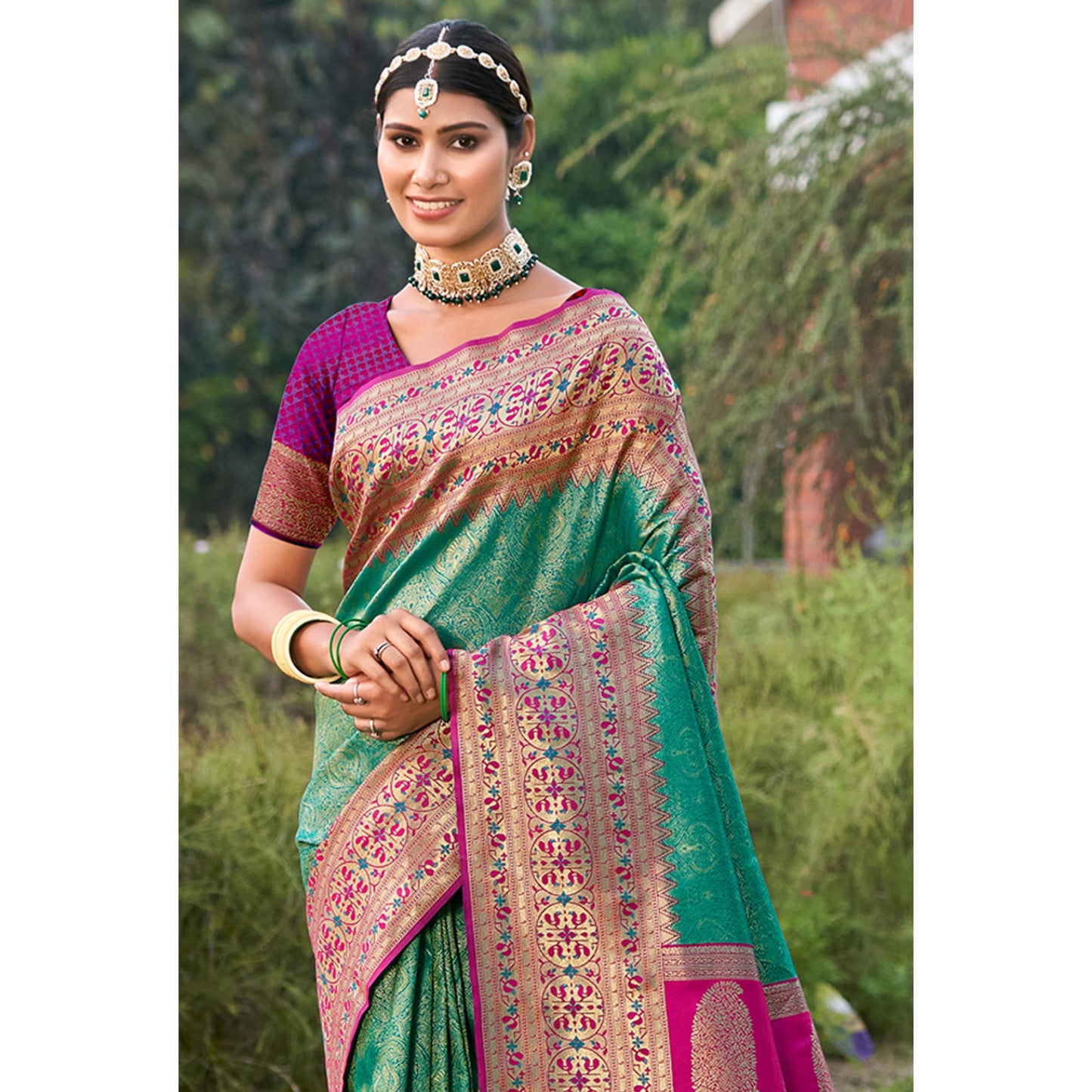 Rama Green Woven Kanjivaram Silk Saree With Tassels