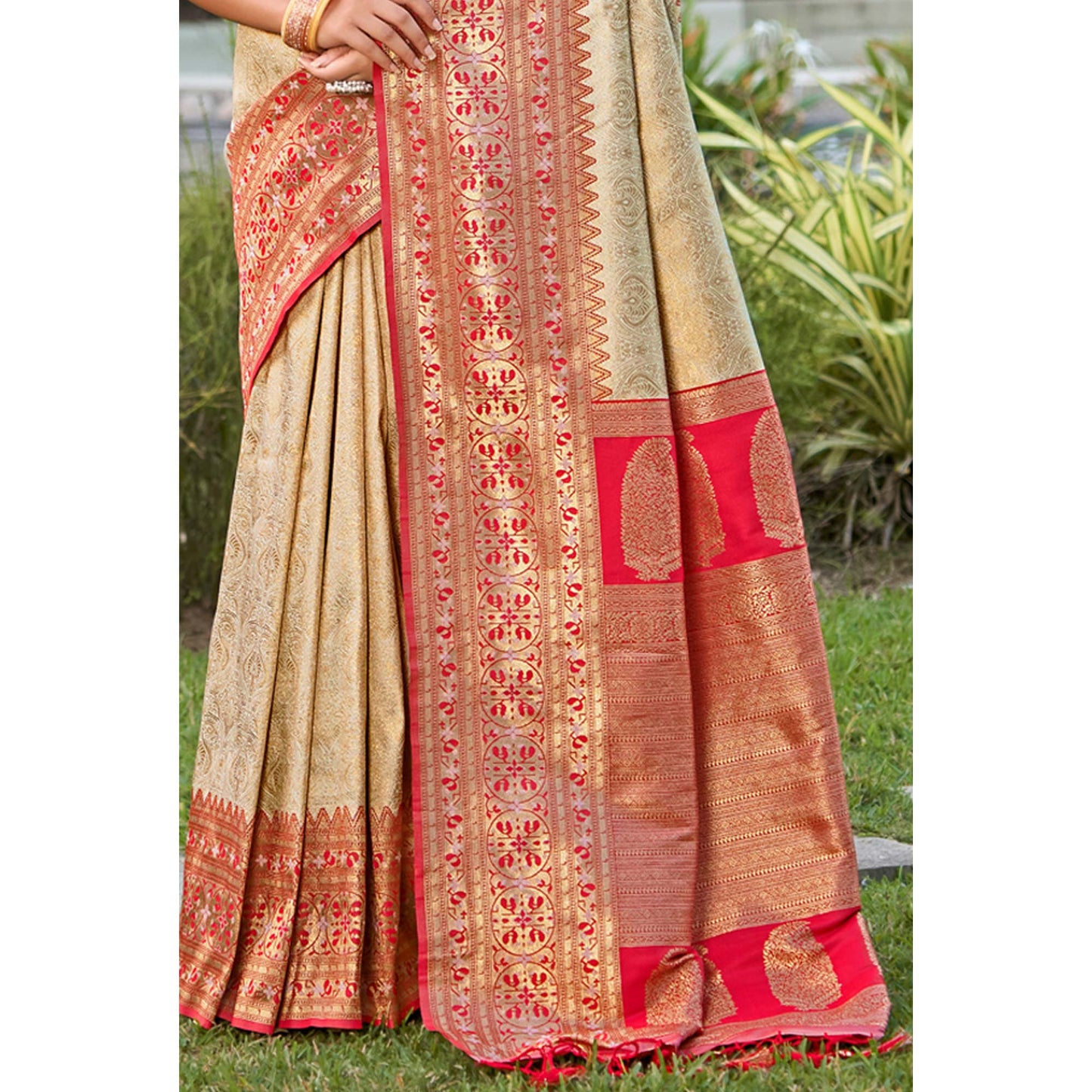 Cream Woven Kanjivaram Silk Saree With Tassels