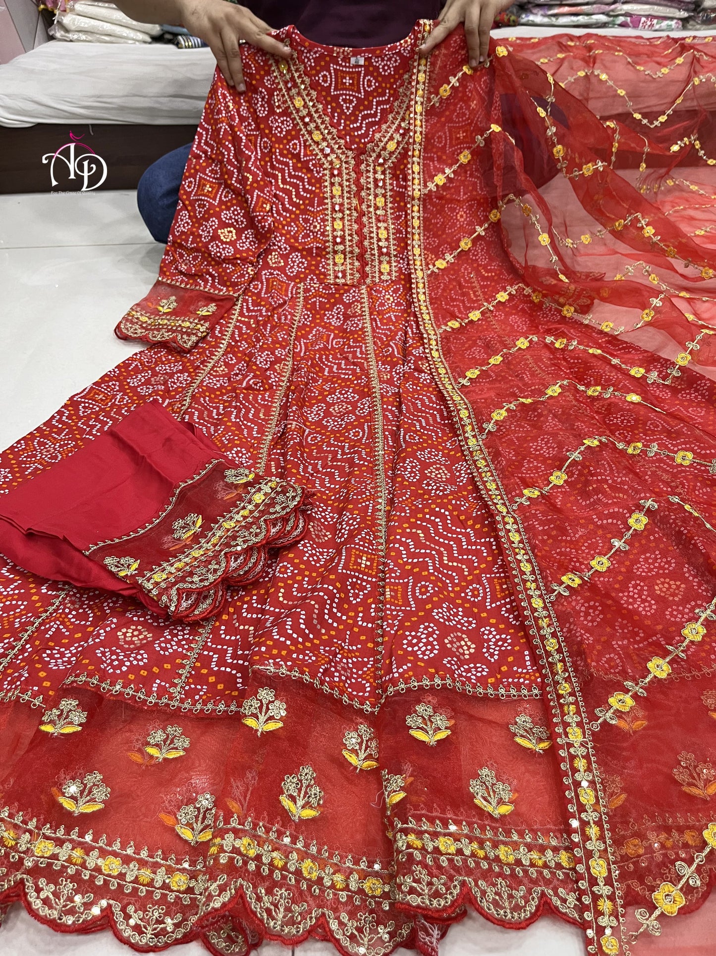 Red Regal Elegance: Heavy Reyon Mill Foil Print Suit Set with Lace Dupatta